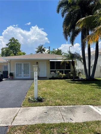 Eastside Villas, 5021 NE 22nd Ave, Lighthouse Point, Florida 33064, image 1