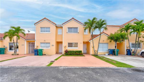 Imperial Villas At Imperial Lake, 1121 NW 126th Ave #1121, Tamiami, Florida 33182, image 1