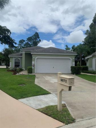 Beaconwood Village At Lacuna, 6072 Beaconwood Rd, Lake Worth Beach, Florida 33467, image 1