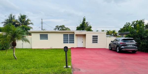 Hollywood Suburbs, 6312 Hayes St, Hollywood, Florida 33024, image 1