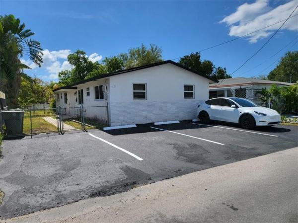 Hallandale Beach No HOA, 621 SW 6th Ter, Hallandale Beach, Florida 33009, image 1