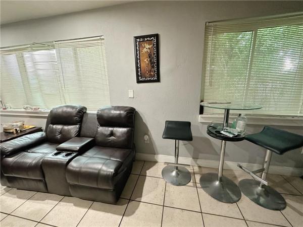 Stephens Manor, 925 NW 73rd St, Gladeview, Florida 33150, image 3