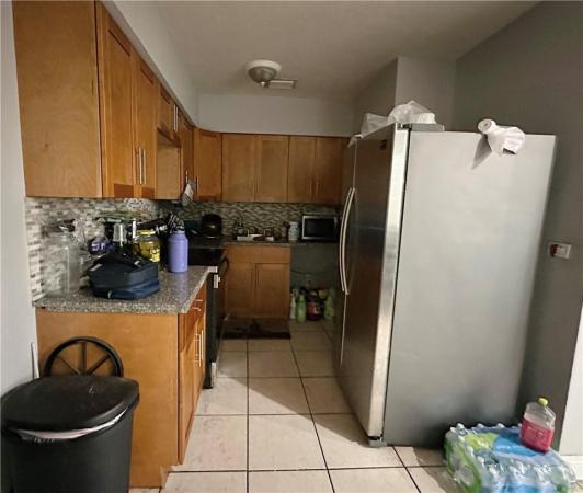 Stephens Manor, 925 NW 73rd St, Gladeview, Florida 33150, image 1