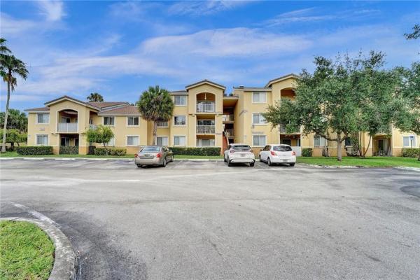 Royal Grand, 2600 S University Dr, Davie, Florida 33328, image 1