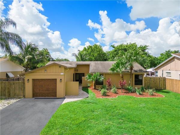 Gates Of Hillsboro, 3924 NW 1st Pl, Deerfield Beach, Florida 33442, image 1