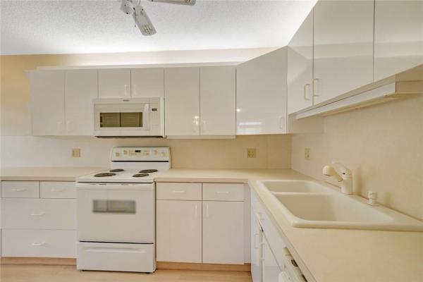 Lakeside Of Banyan Springs, 10110 Cedar Point Blvd #105, Boynton Beach, Florida 33437, image 1
