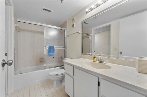 Huntington Lakes 5, 7290 Kinghurst Dr #307, Delray Beach, Florida 33446, image 1