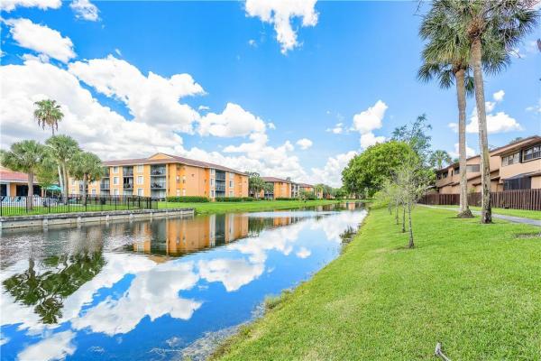 Bonaire Village At Woodmont, 7750 NW 79th Ave #H1, Tamarac, Florida 33321, image 1