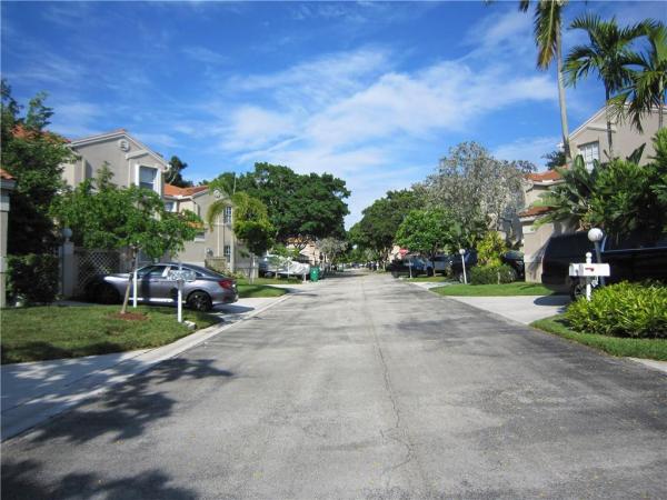 Embassy Courts, 11145 Neptune Dr, Cooper City, Florida 33026, image 2