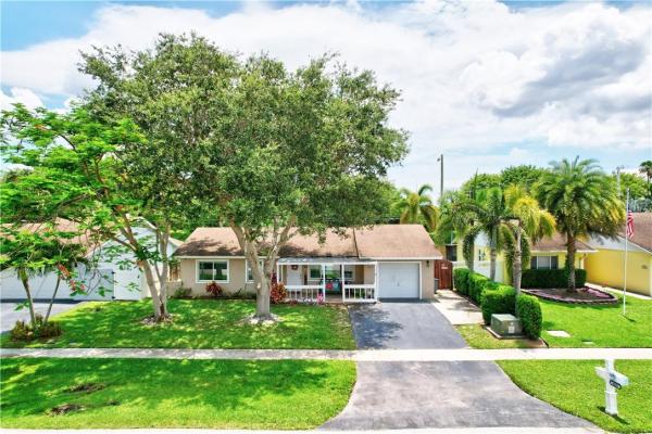 Saddlebrook, 8945 Saddlecreek Dr, Boca Raton, Florida 33496, image 1