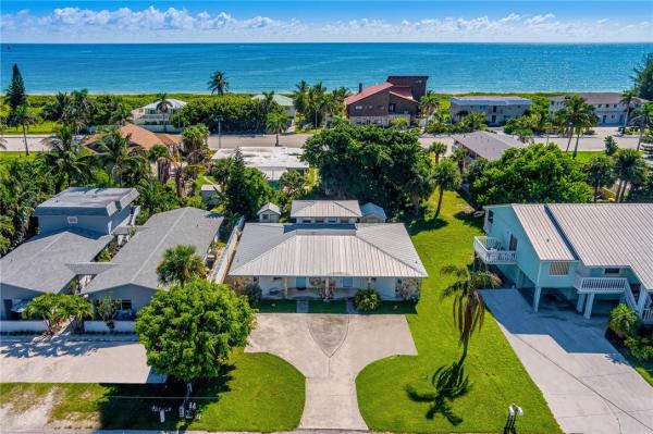 Tropical Beach, 1128 Hernando St, Fort Pierce, Florida 34949, image 1