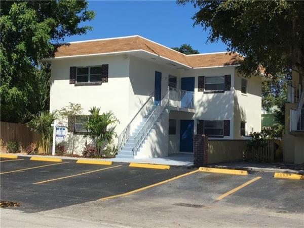 Oakland Manors, 3684 NE 11th Ave, Oakland Park, Florida 33334, image 1