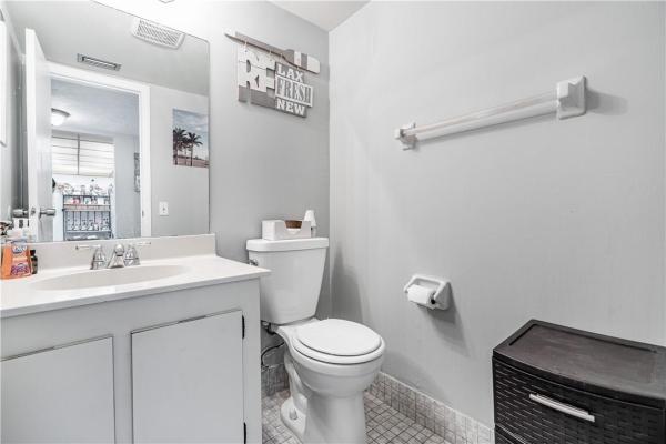 Lago West, 450 Commodore Dr #307, Plantation, Florida 33325, image 1