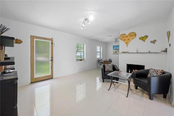 Dunnings Miami Shores, 29 NW 105th St, Miami Shores, Florida 33150, image 2