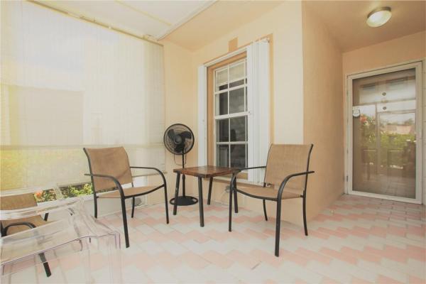 Town Villas At Moon Lake, 9111 Fairbanks Ln #6, Boca Raton, Florida 33496, image 3