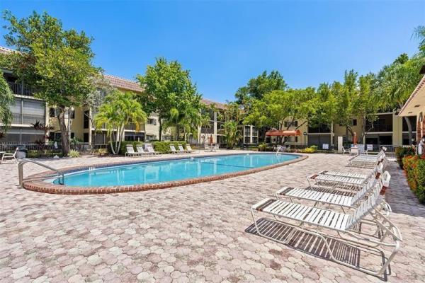 Barcelona North, 257 S Cypress Rd #439, Pompano Beach, Florida 33060, image 1