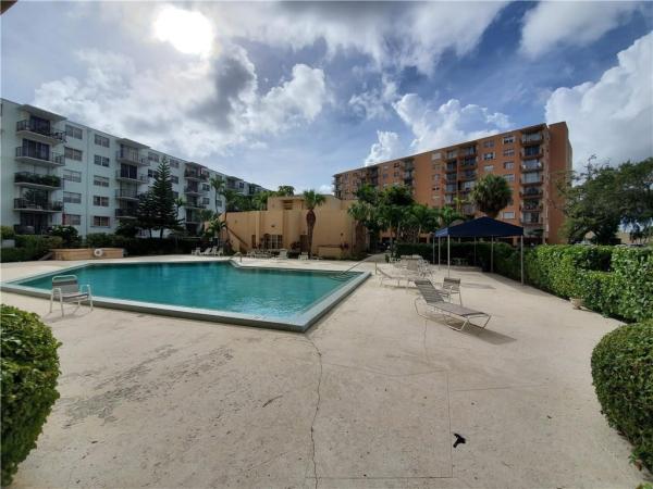 3 Horizons North, 1470 NE 125th Ter #210, North Miami, Florida 33161, image 2
