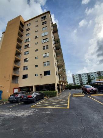 3 Horizons North, 1470 NE 125th Ter #210, North Miami, Florida 33161, image 1