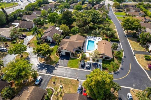 Arbor Wood Villas, 8930 Old Pine Rd, Boca Raton, Florida 33433, image 1