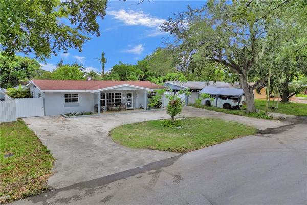 Federal Park, 6731 Garfield St, Hollywood, Florida 33024, image 1