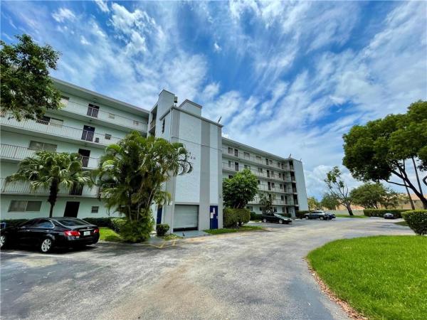 Lakeshore At University Park, 8720 N Sherman Cir #204, Miramar, Florida 33025, image 1