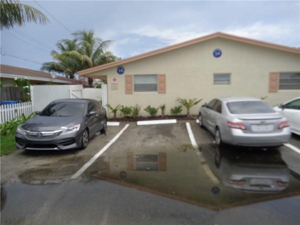Feller Estates, 3640-3644 NE 1st Ave #3, Oakland Park, Florida 33334, image 1