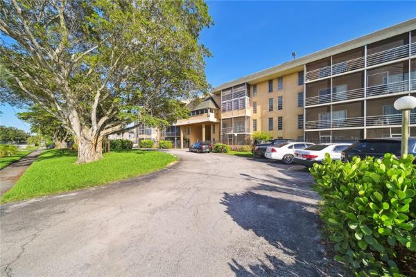 Town Square, 4848 NW 24th Ct #411, Lauderdale Lakes, Florida 33313, image 1