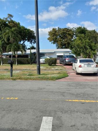 Esquire Lake Estates, 2341 NW 6th St, Pompano Beach, Florida 33069, image 1