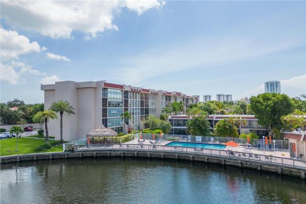 De Soto Park North, 2001 Atlantic Shores Blvd #318, Hallandale Beach, Florida 33009, image 1