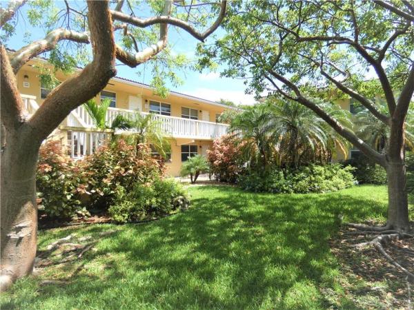 Middle River Manor, 811 NE 14th Pl #3, Fort Lauderdale, Florida 33304, image 1