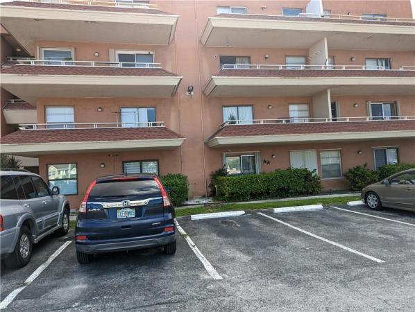 Lakeview Gardens At Miami Lakes, 17530 NW 68th Ave #C4006, Country Club, Florida 33015, image 1