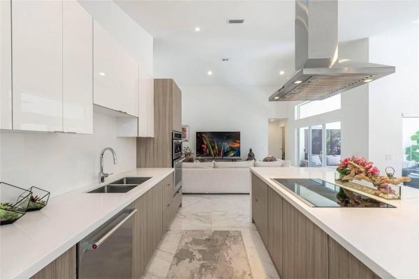 Carrington Lake, 450 Carrington Dr, Weston, Florida 33326, image 2