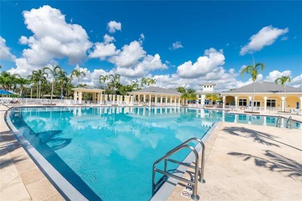 Caribbean Isles Villas, 2590 NE 3rd Dr #201, Homestead, Florida 33033, image 3