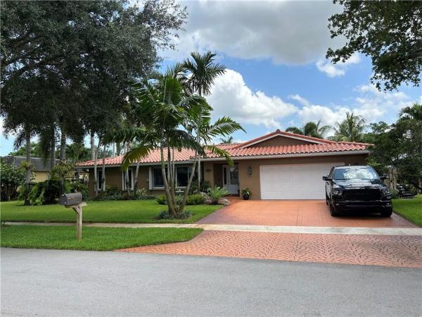 Lakeview Estates, 6720 SW 15th St, Plantation, Florida 33317, image 1