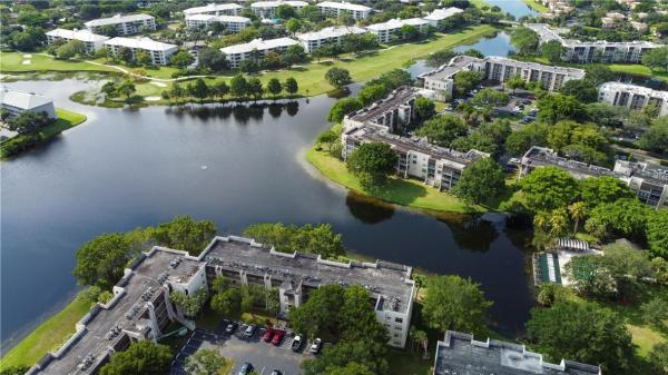 Sabal Palm Of Pine Island Ridge, 9520 Seagrape Dr #202, Davie, Florida 33324, image 3