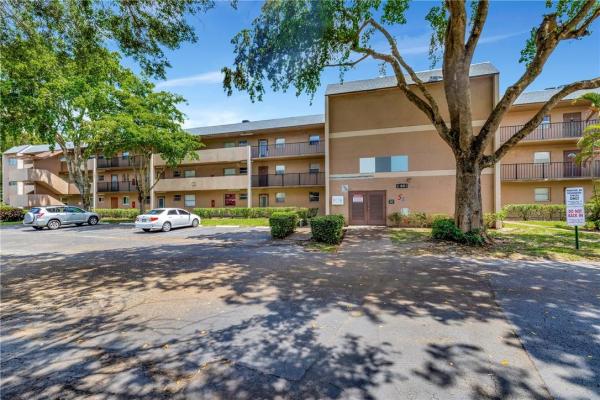 Sands Point, 8411 Lagos De Campo Blvd #U-105, Tamarac, Florida 33321, image 1