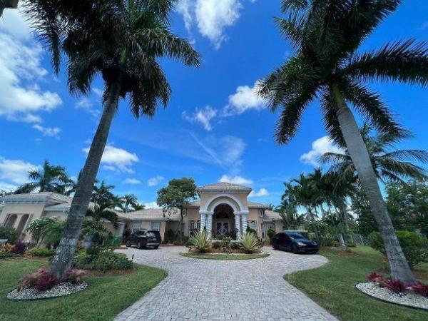 Country Glen, 5075 Regency Isles Way, Cooper City, Florida 33330, image 1
