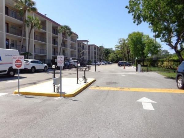 Cypress Chase, 2649 NW 48th Ter #434, Lauderdale Lakes, Florida 33313, image 2