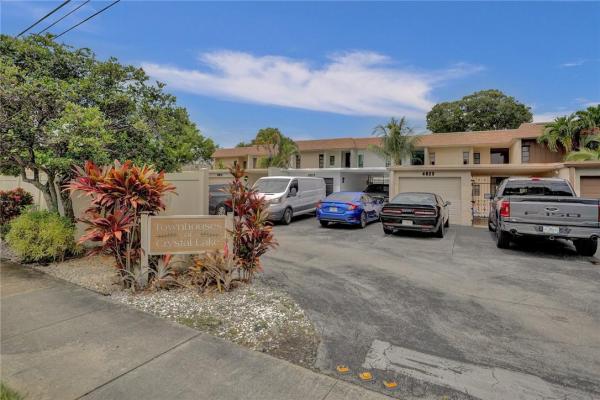 Townhouses Of Crystal Lake, 4827 NW 9th Ave #4827, Deerfield Beach, Florida 33064, image 1