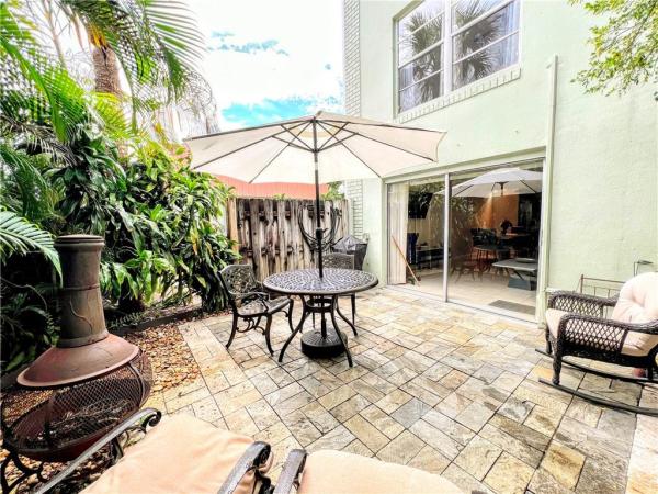 The Racquet Club, 803 W Oakland Park Blvd #A1, Oakland Park, Florida 33311, image 1