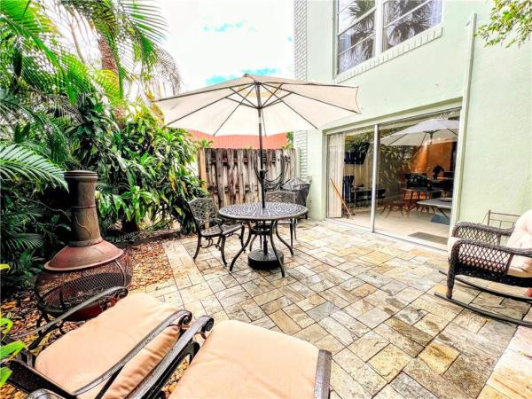 The Racquet Club, 803 W Oakland Park Blvd #A1, Oakland Park, Florida 33311, image 1