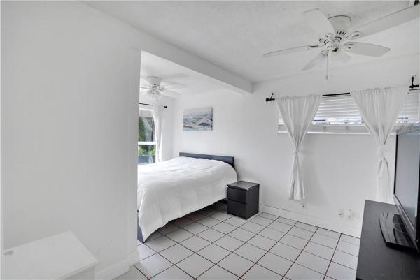 Stirling Lake, 5620 SW 55th Ave, Davie, Florida 33314, image 1