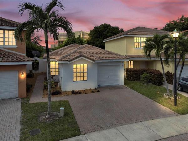 Sienna Ridge, 7200 Sienna Ridge Dr, Lauderhill, Florida 33319, image 1