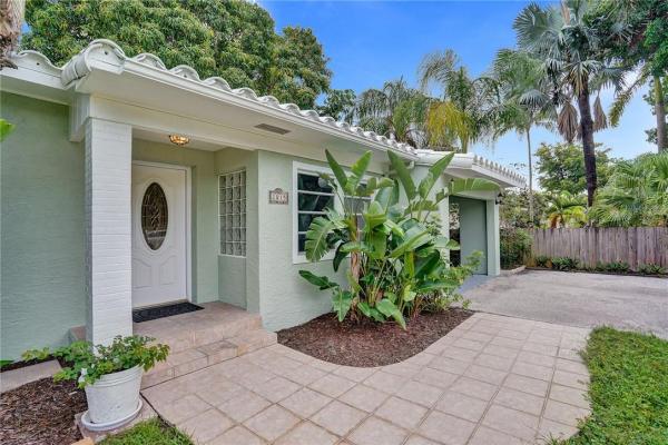 Petite, 2015 NE 4th Ave, Wilton Manors, Florida 33305, image 1