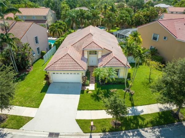 Cameron Lake, 268 Cameron Dr, Weston, Florida 33326, image 1