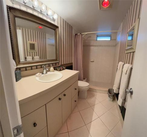 Village Royale Greenview, 2520 NE 1st Ct #309, Boynton Beach, Florida 33435, image 2