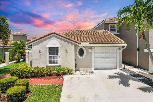 Addison Court At Wyndham Lakes, 5626 NW 117th Ave, Coral Springs, Florida 33076, image 1