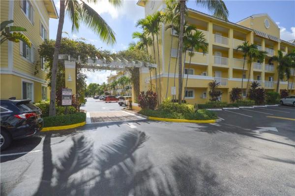 Pine Crest Village At Victoria Park, 1501 E Broward Blvd #708, Fort Lauderdale, Florida 33301, image 1
