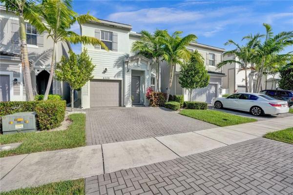Hidden Trails, 4509 NW 48th Ter, Tamarac, Florida 33319, image 1