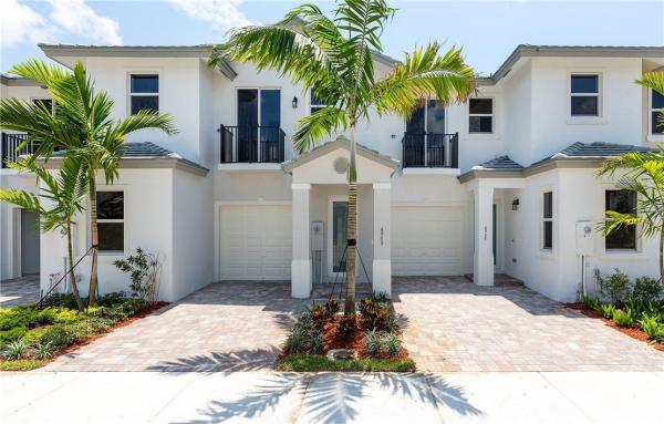 In The Pines, 6955 Pines Cir #25, Coconut Creek, Florida 33073, image 1